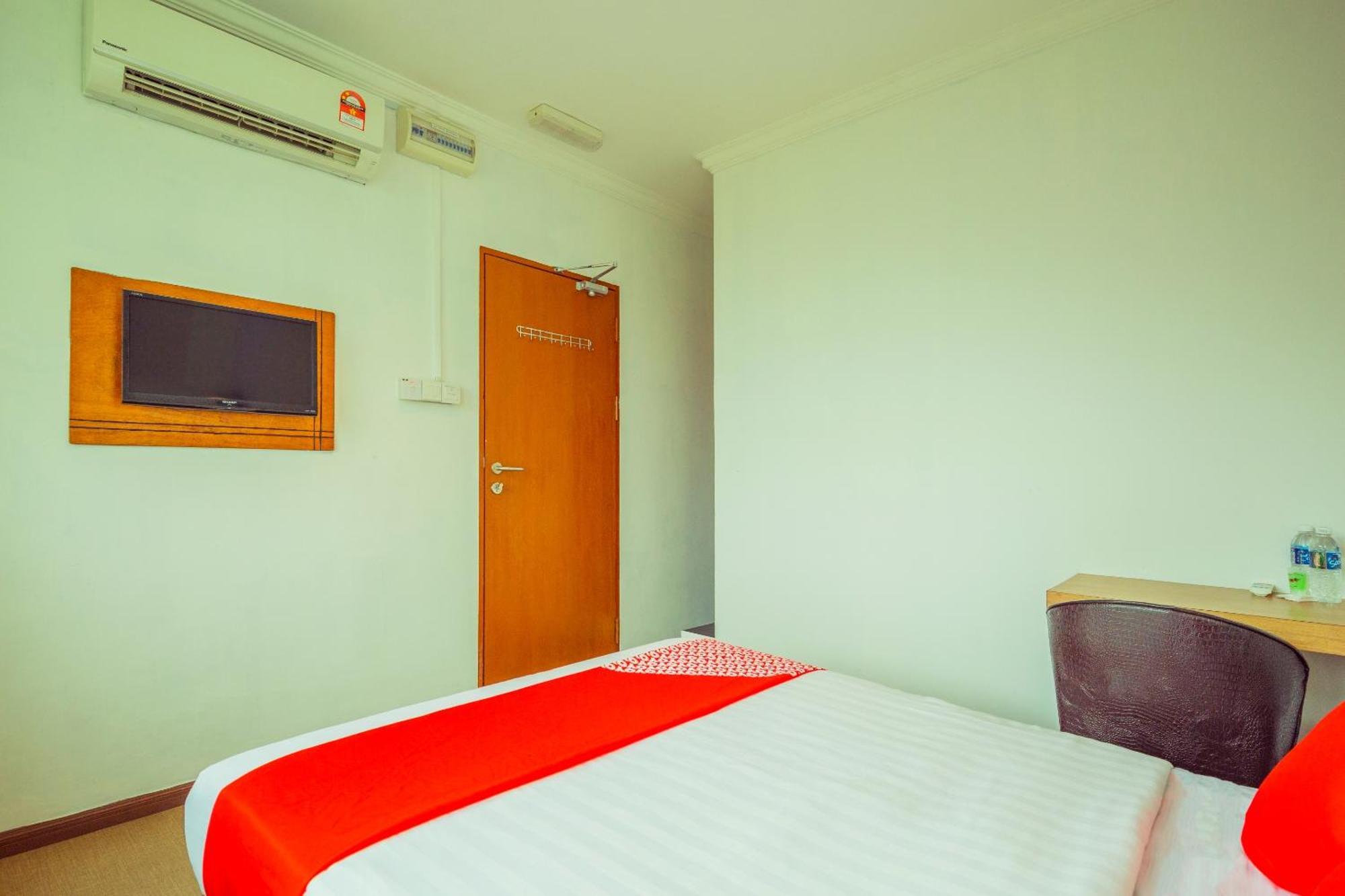 Hotel Super Oyo 218 Storytel à Kota Kinabalu Extérieur photo