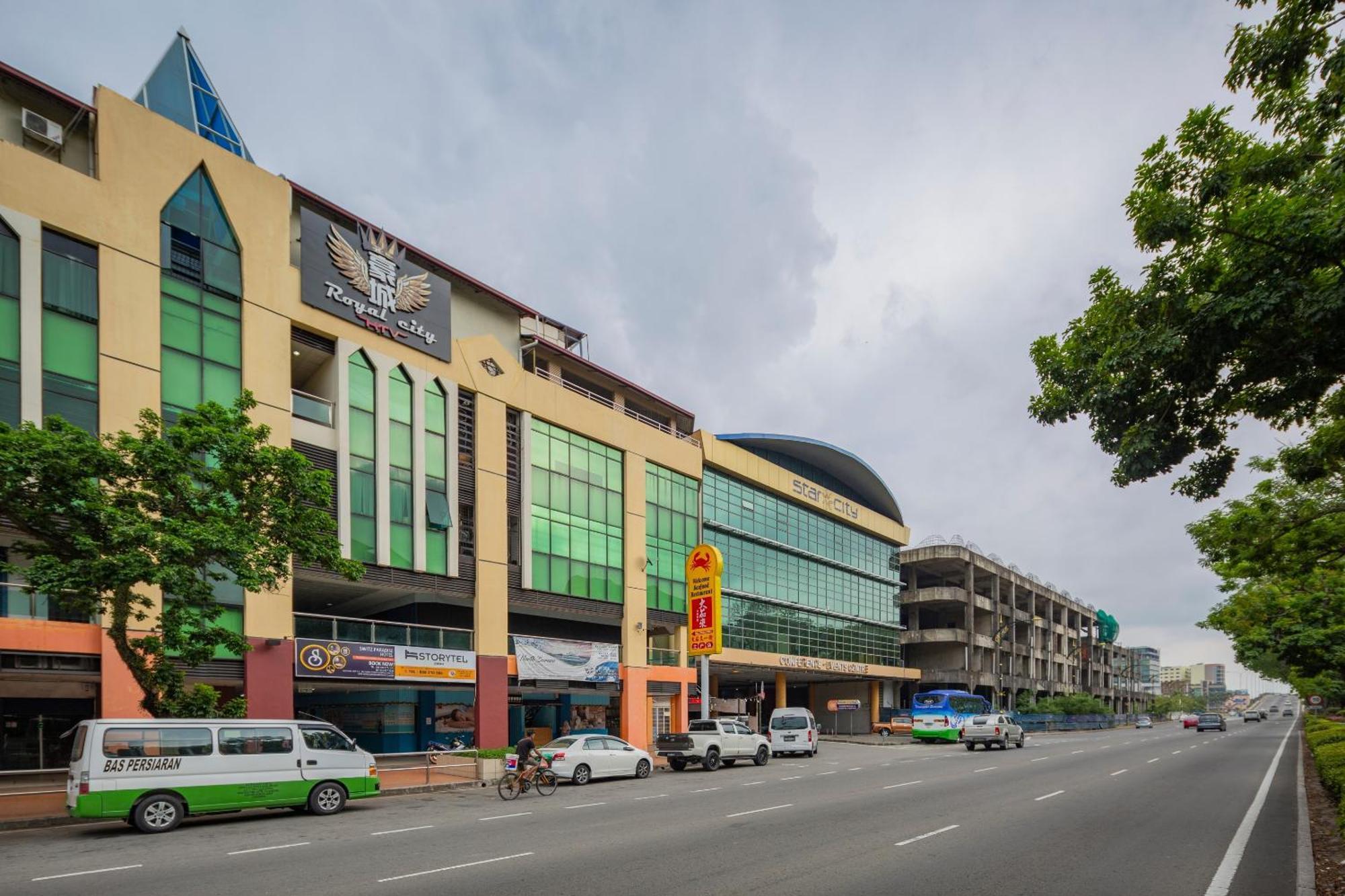 Hotel Super Oyo 218 Storytel à Kota Kinabalu Extérieur photo