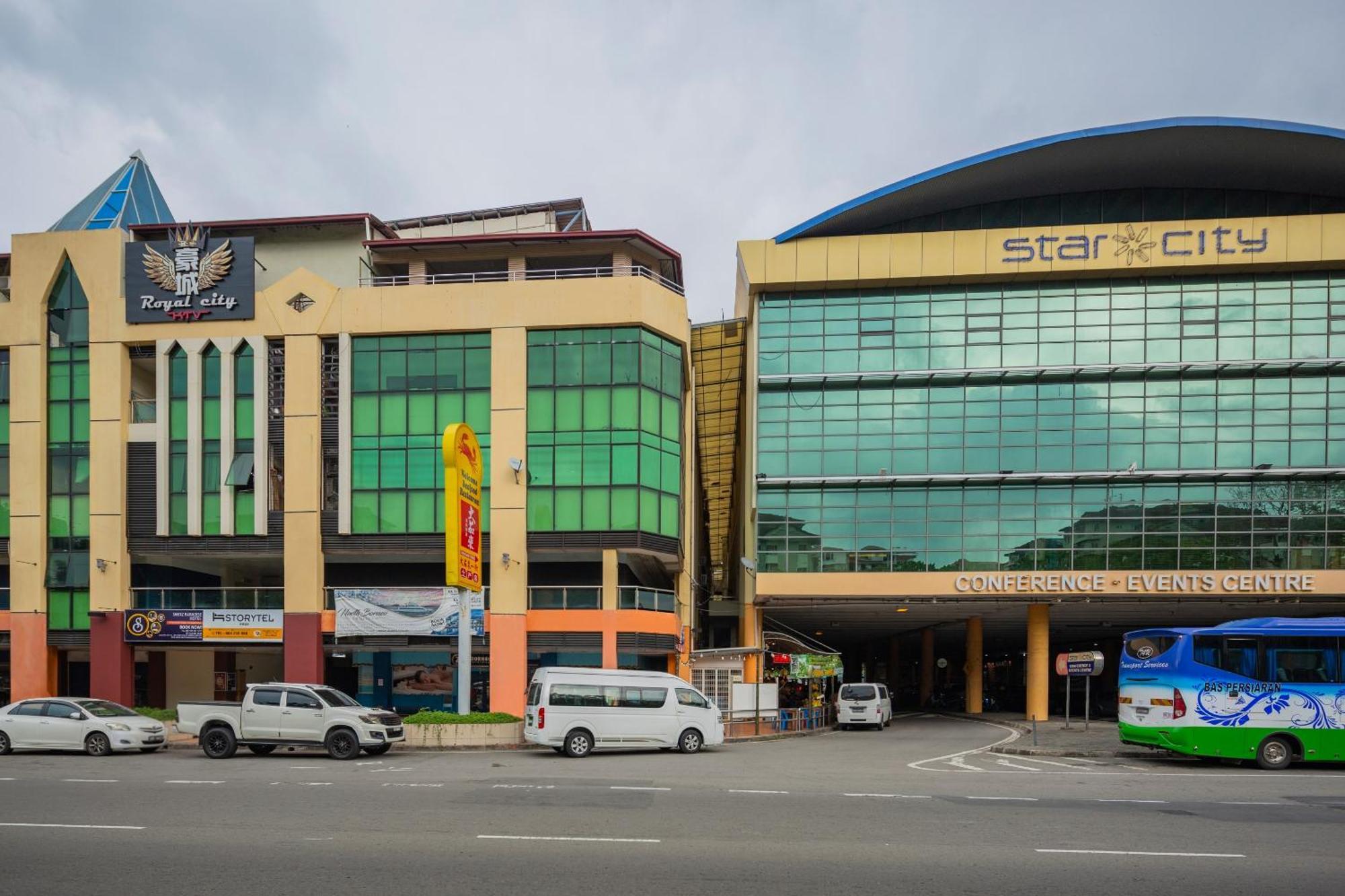 Hotel Super Oyo 218 Storytel à Kota Kinabalu Extérieur photo