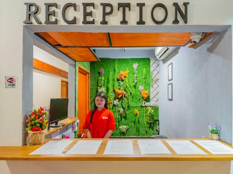 Hotel Super Oyo 218 Storytel à Kota Kinabalu Extérieur photo